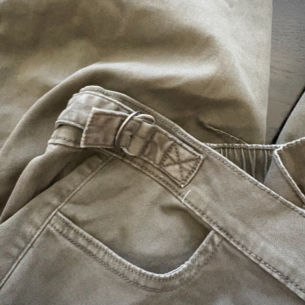 Wild Fable Wide Leg Tapered at Ankle Cargo Pants Green Size Small NWT - Picture 9 of 12